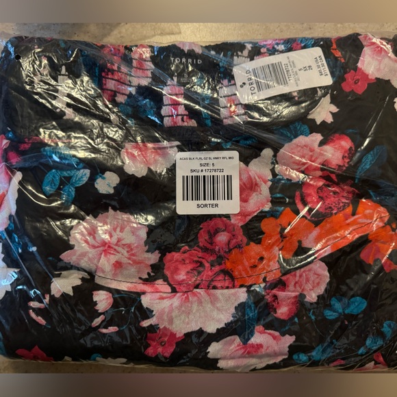 Hanky Hem Ruffle Skater Midi Dress - Gauze Floral Black - Picture 2 of 4